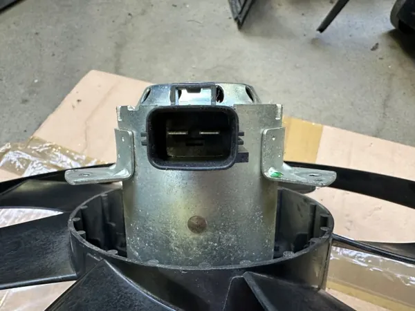 Lüfter Ford Fusion 2.5 OEM 500.0989 - Gebrauchter Zustand image 3