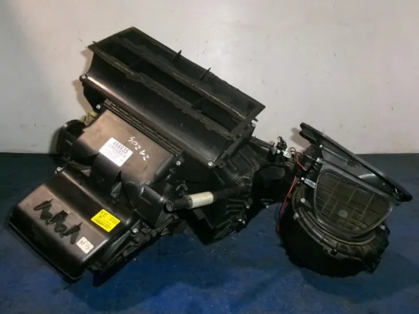 Opel Astra H Värmekärna OEM 13113819 - Begagnad image 2