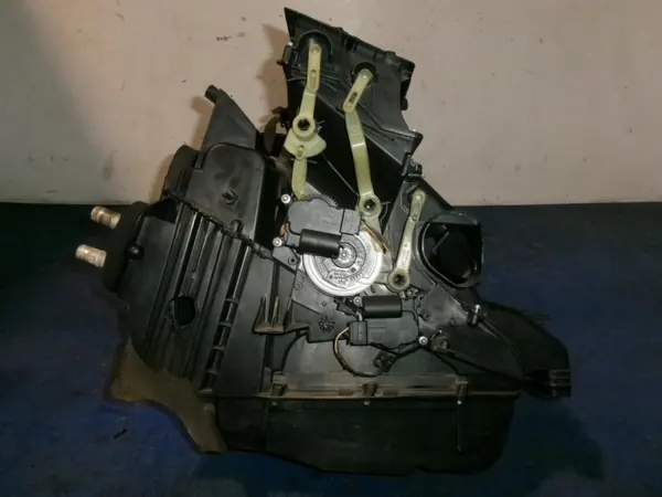 Opel Astra H Värmekärna OEM 13113819 - Begagnad image 4