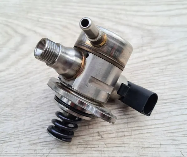 Polttoainepumppu 1.5TSI VW, Audi, Skoda image 4