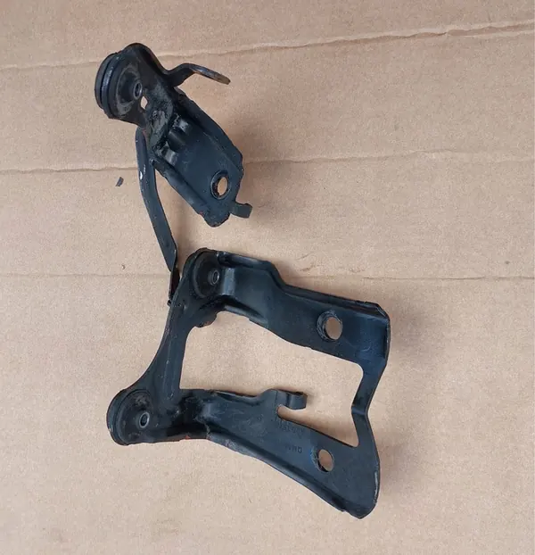 Support de pompe RENAULT MASTER III IV A0035475G image 3