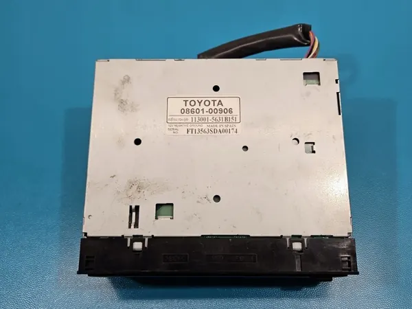 Toyota CD-vaihtaja OEM 08601-00906 Yaris I:lle image 7