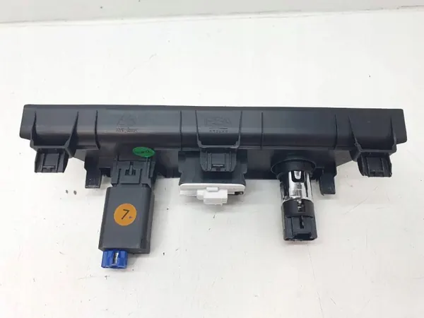 Tomada isqueiro USB-C OEM 9838834480 para Citroen C5 X image 10