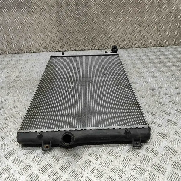 Radiador de agua VW PASSAT B7 3AA121253 image 6