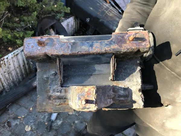 Filtro de carbón vapor combustible OEM 52090441AA Jeep image 3