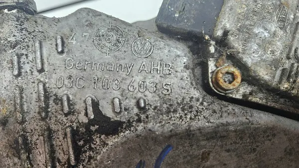 VW Golf V 1.6 FSI Oljesensor 03c103603s image 3