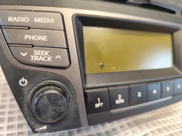 Hyundai IX35 Radio OEM 96150-2Y010TJN Bluetooth image 3