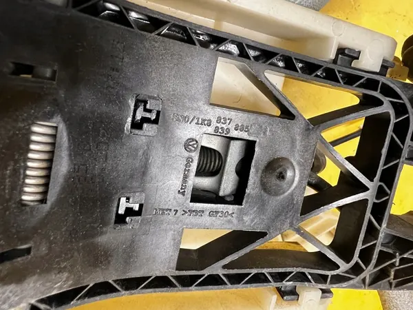 Dörrhandtag Låsbasis Fram Höger Porsche Cayenne II image 5