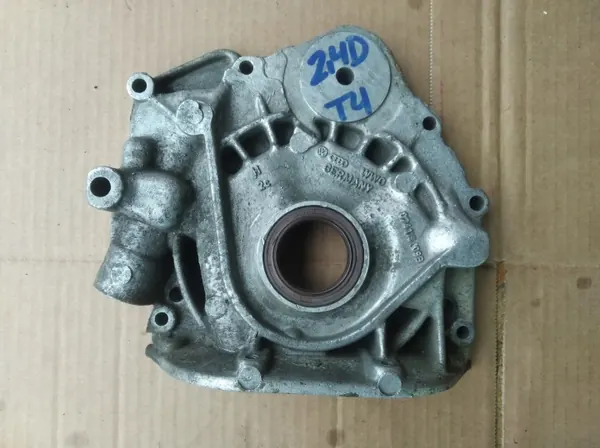 Oliepomp OEM 074115109B voor VW T4 2.4 D image 2