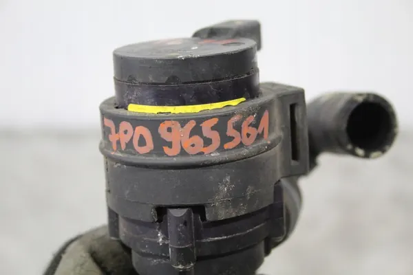 VW Touareg II 7P Vattenpump Webasto image 2