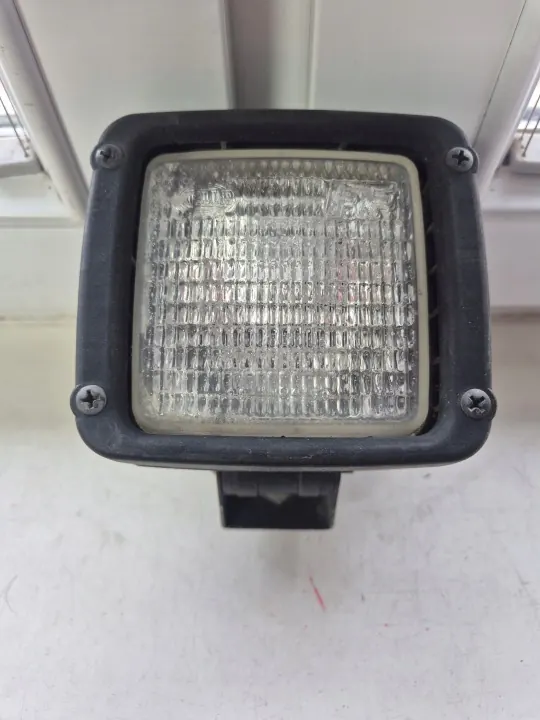 Luz trasera halógena cabina OEM 81251036068 para MAN TGX image 2
