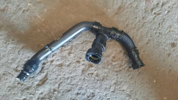 Jäähdytyslinja Vesipumppu Termostaatti Renault Master IV OEM 212001466R image 2