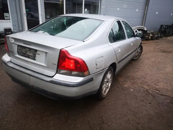 Colector de escape OEM 2672845 Volvo S60 2003 2.4L image 7