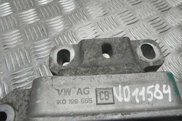 Motorutrymmet delar SKODA YETI 1K0199555CB image 2