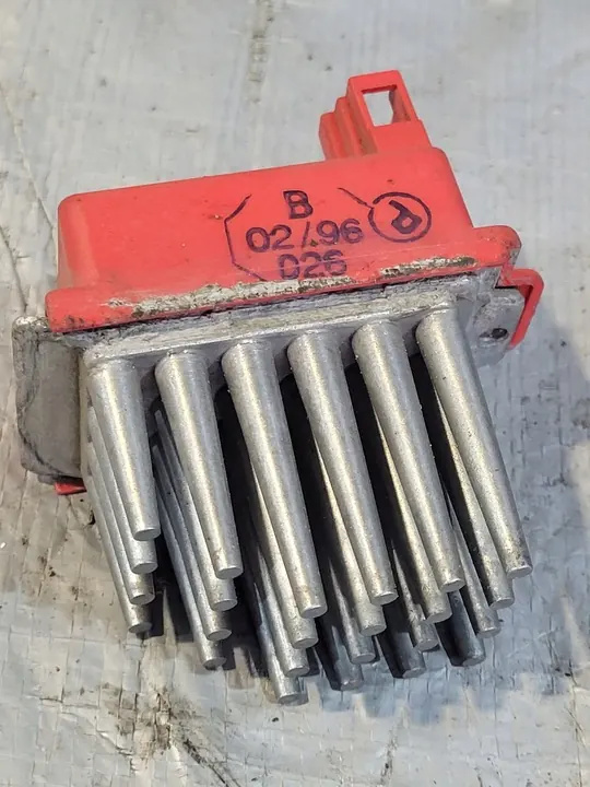 Tuulettimen vastus AUDI A4 B5 1.8B 125HV 1996 5HL 351 321-591 image 5