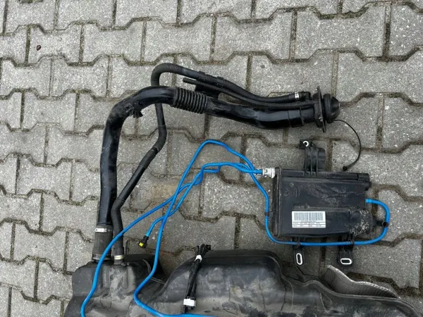 Depósito combustible con bomba Fiat 500 1.0 híbrido OEM 11920623 image 3
