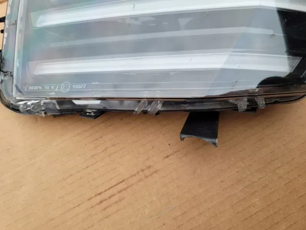 Phare Halogène Droit Peugeot 208/2008 II OEM 9850423580 image 5