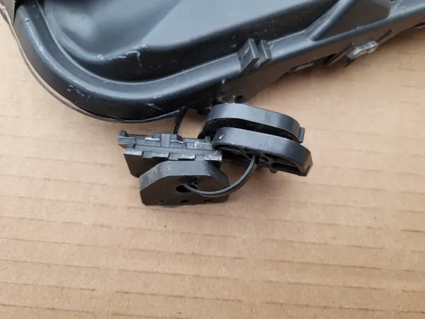 Phare Halogène Droit Peugeot 208/2008 II OEM 9850423580 image 8