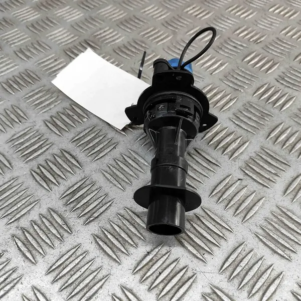 Capot de réservoir IVECO DAILY VI 2.3L OEM image 2