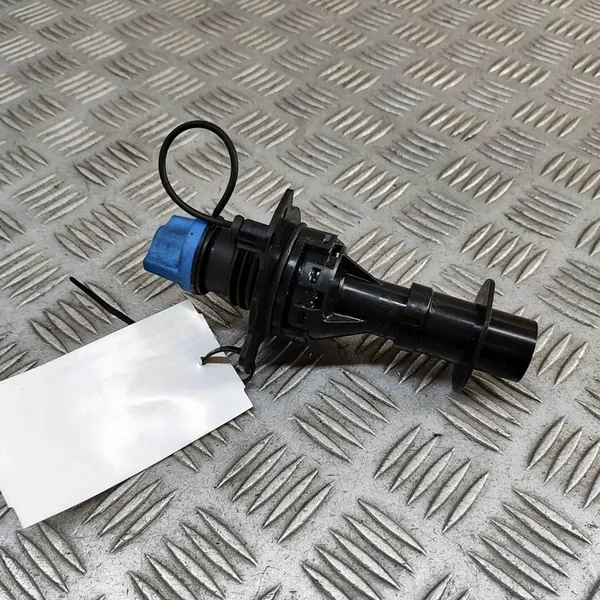 Capot de réservoir IVECO DAILY VI 2.3L OEM image 3