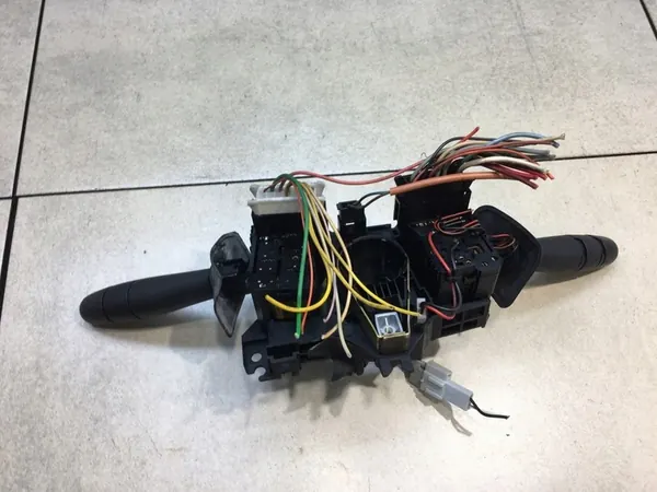 Gecombineerde schakelaar Thalia I 34446404 7701048957 image 7