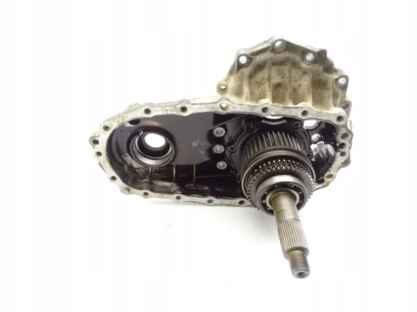 OEM 0013_part-01055 Vaihteiston kotelo Nissan Patrolille image 3