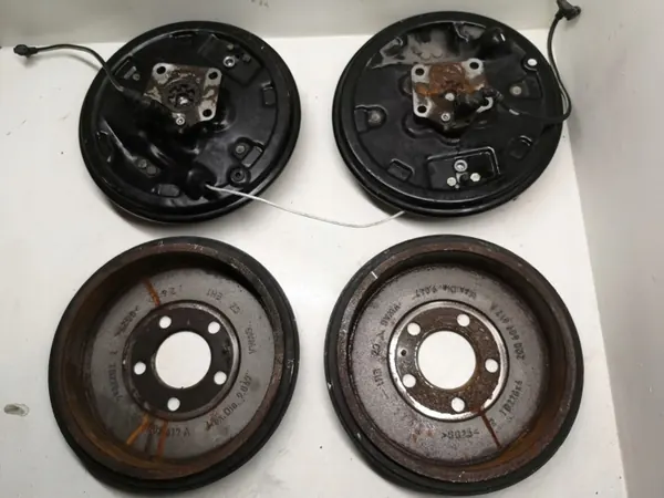 Tambour de Frein OEM 2Q0609076N - Gauche et Droit image 4