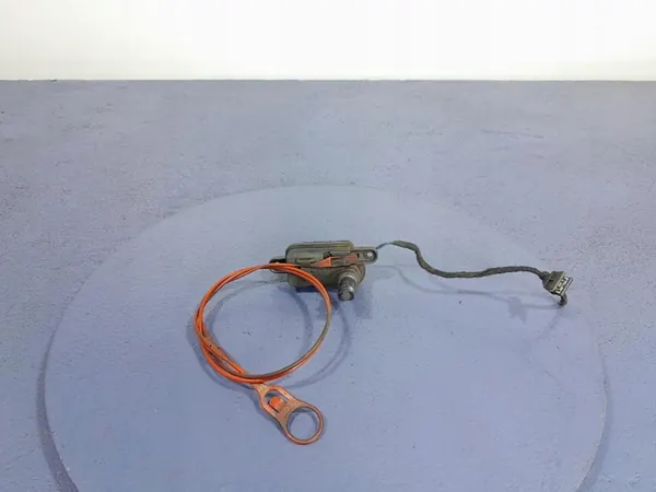 AUDI Q7 II 4M Polttoainesäiliön Luukun Aktuaattori 8S0862153A image 2