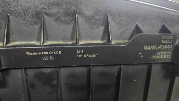 AUDI A3 8P ILMAFILTERIN KOTELLA 3C0129607BA image 4