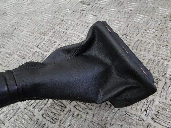 Pomo de mudanças Skoda OE 6V0711120 usado - 46 chars image 5