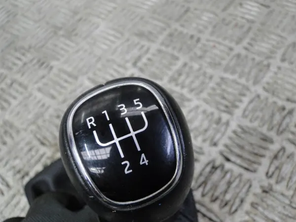 Pomo de mudanças Skoda OE 6V0711120 usado - 46 chars image 6