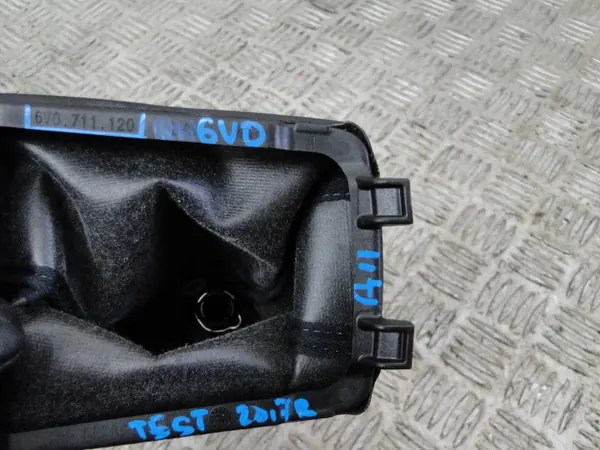 Pomo de mudanças Skoda OE 6V0711120 usado - 46 chars image 8