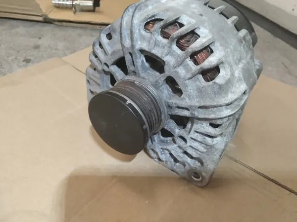 Vaihtovirtalähde Renault Megane Scenic 3 III 2.0 16V OEM image 2