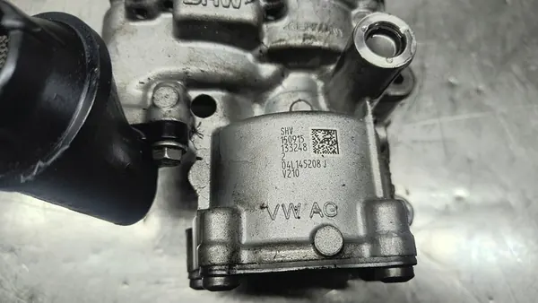 Oljepump VW AUDI SKODA 2.0 TDI 04L145208J image 5