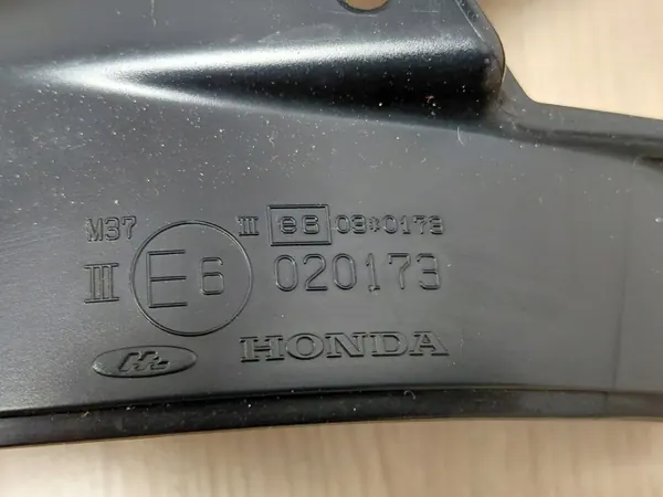 Honda OE Onderste Spiegelkap Rechts - Gebruikt image 4