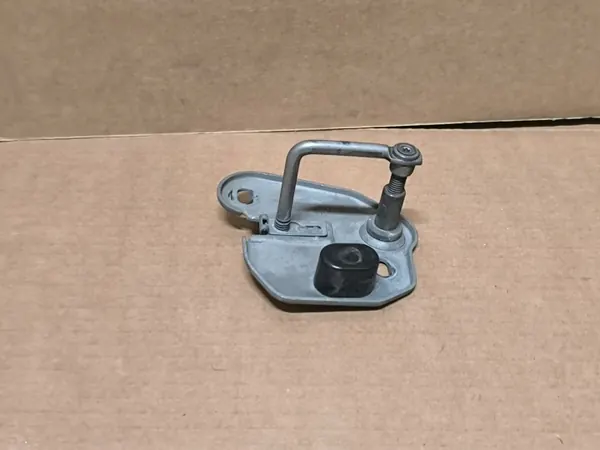 Verrou de Capot Droit OEM 565823186 Skoda Kodiaq image 2