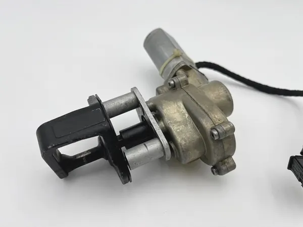 VW T5 skjutdörrsmotor OEM 7H0843765C vänster image 5