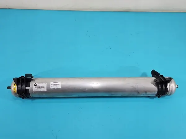 Réservoir d'air OEM 68064343AC pour Jeep Grand Cherokee WK2 image 2