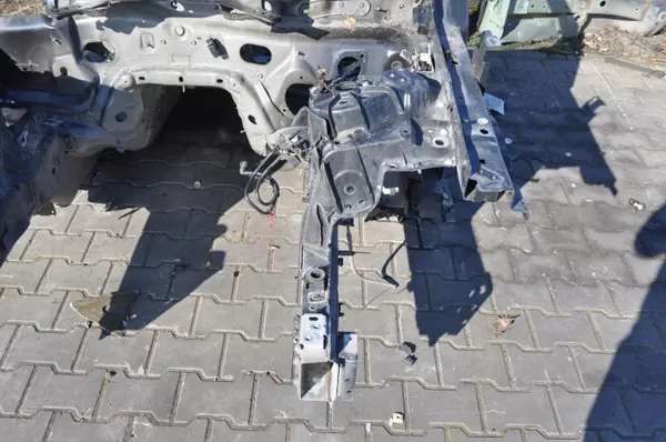 Jaguar F-Pace X761 2017 Vorderer Linker Viertelholm OEM 422704 image 4