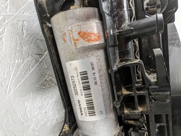 VOLVO S90 V90 S60 V60 XC60 - RADIADOR DE AGUA Y AIRE ACONDICIONADO image 5