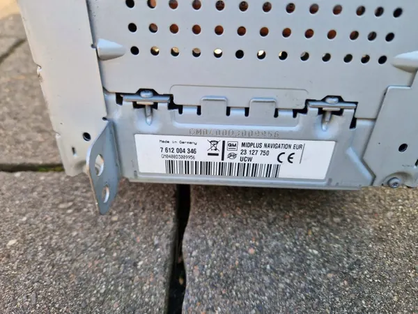 OEM 23127750 Radionavigointimoduuli Opel Astra J:lle image 3