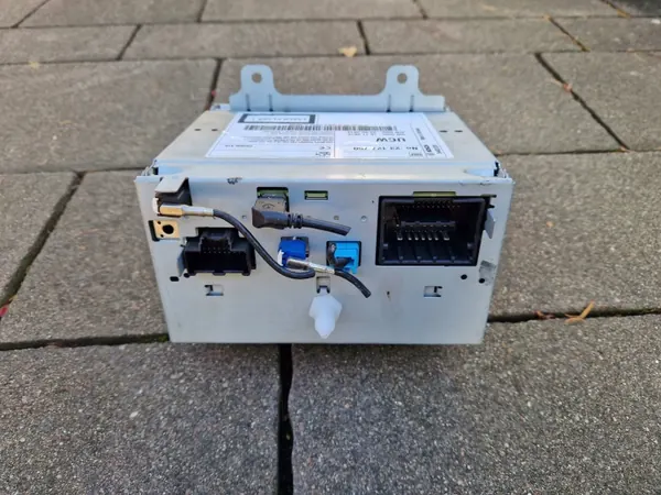 OEM 23127750 Radionavigointimoduuli Opel Astra J:lle image 4
