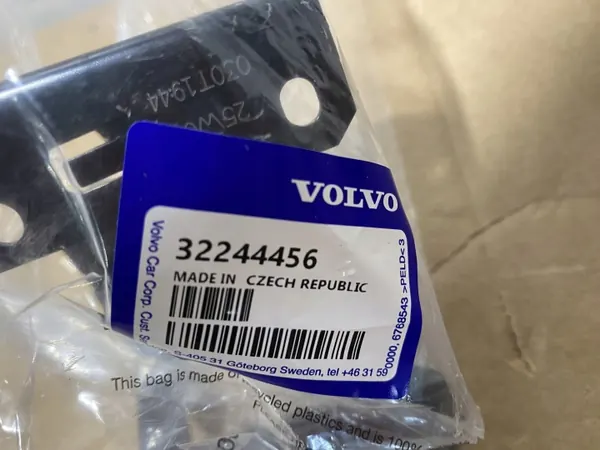 Tranca capô Volvo OE 32244456 - Estado usado image 3