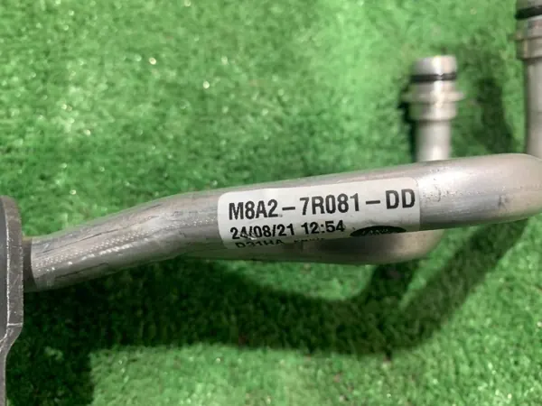Gebrauchte Ölleitung OEM M8A2-7R081-DD für Jaguar F-Pace image 6