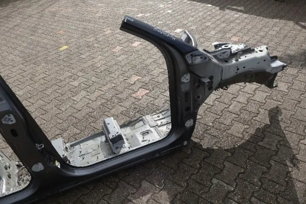 Panneau de quartier Land Rover OEM 6626ACM666 Avant Droit image 3