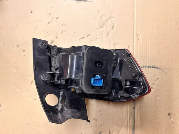 Lámpara Trasera VW Passat B8 Kombi image 3