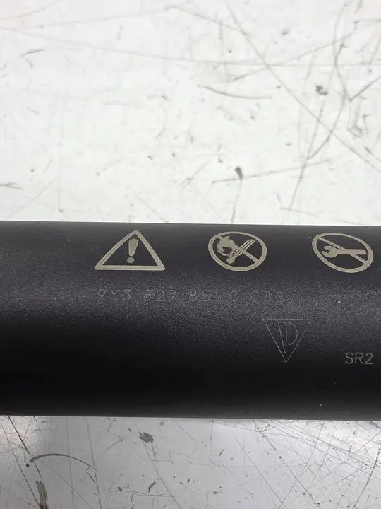 Vänster bakdämpare Porsche Cayenne 2023 OEM 9Y3827851C image 5