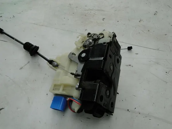 Fram Höger Dörrlås SEAT IBIZA III image 3