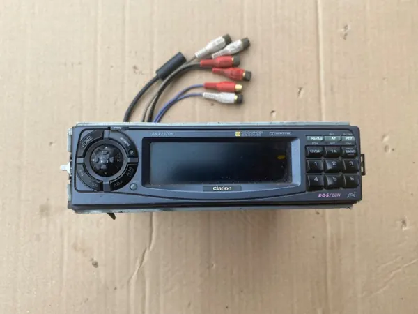 Radio CD Clarion OEM para Toyota Corolla VII 1992-1997 image 2