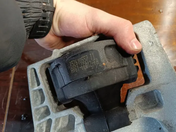 Support moteur C-Max Focus Connect 1.6 TDCI Droit OEM AV61-6F012-FA image 3